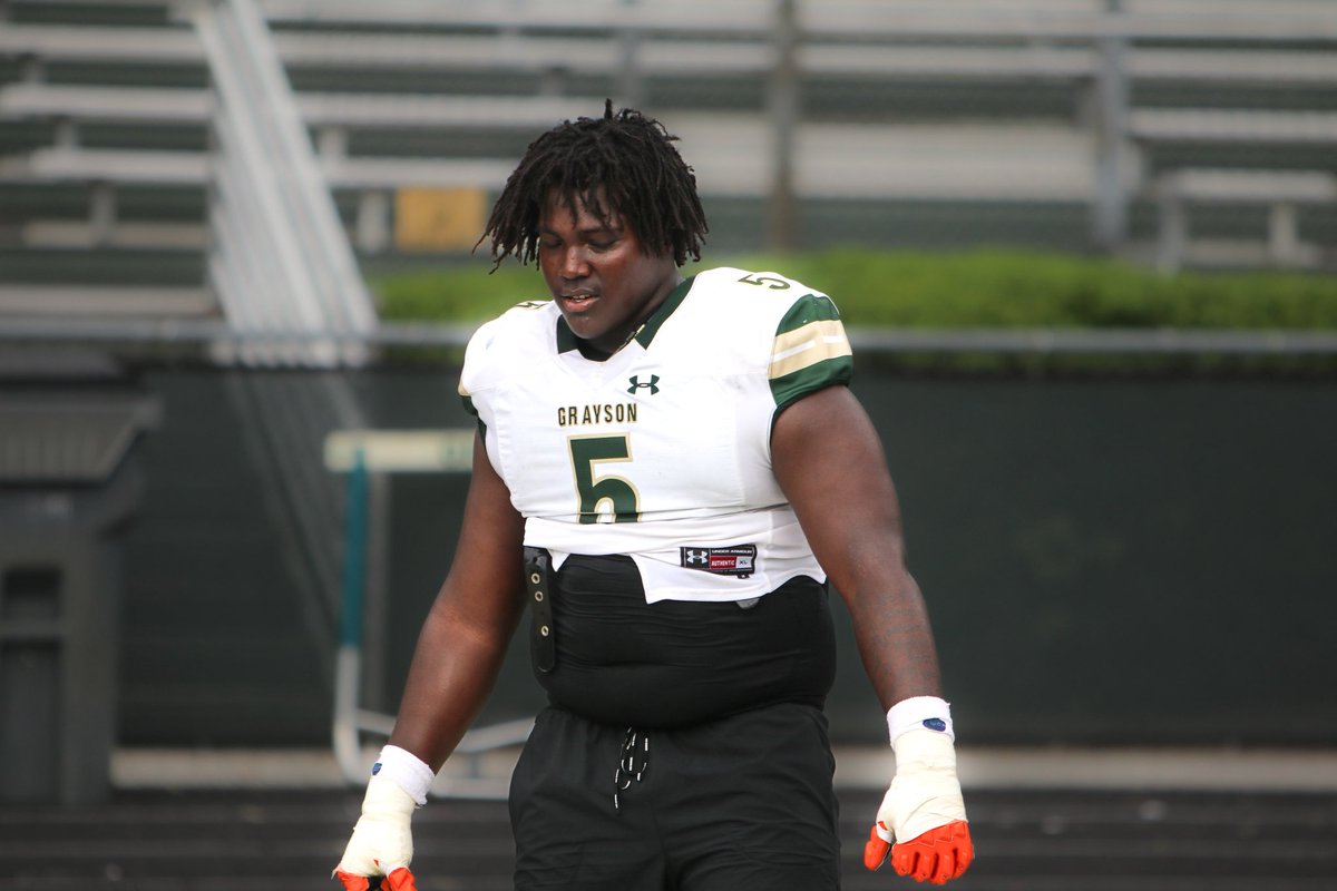 JeremyO_Johnson's tweet photo. Commitment Day Primer: 2027 DL Waylon Wooten will make his college decision later this afternoon. Here’s everything you need to know going in. 

Primer: https://t.co/dcrVFUyefi https://t.co/mU1z2dS3LR