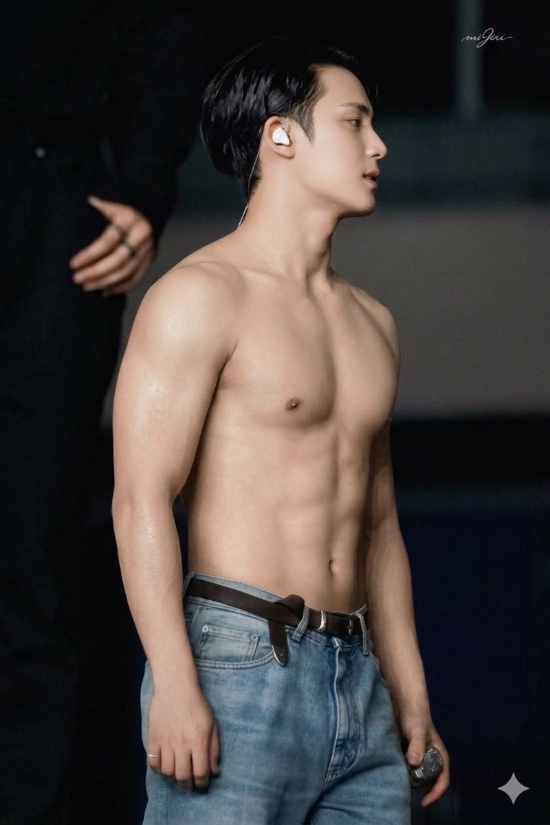 king_gyunix256's tweet photo. Bodily sexy and hot mingyu π₯΅π₯ππͺπ» #mingyu #hotmen #AIGenerated #kpop #Seventeen #chatgptphoto https://t.co/Nx7O42KoK5