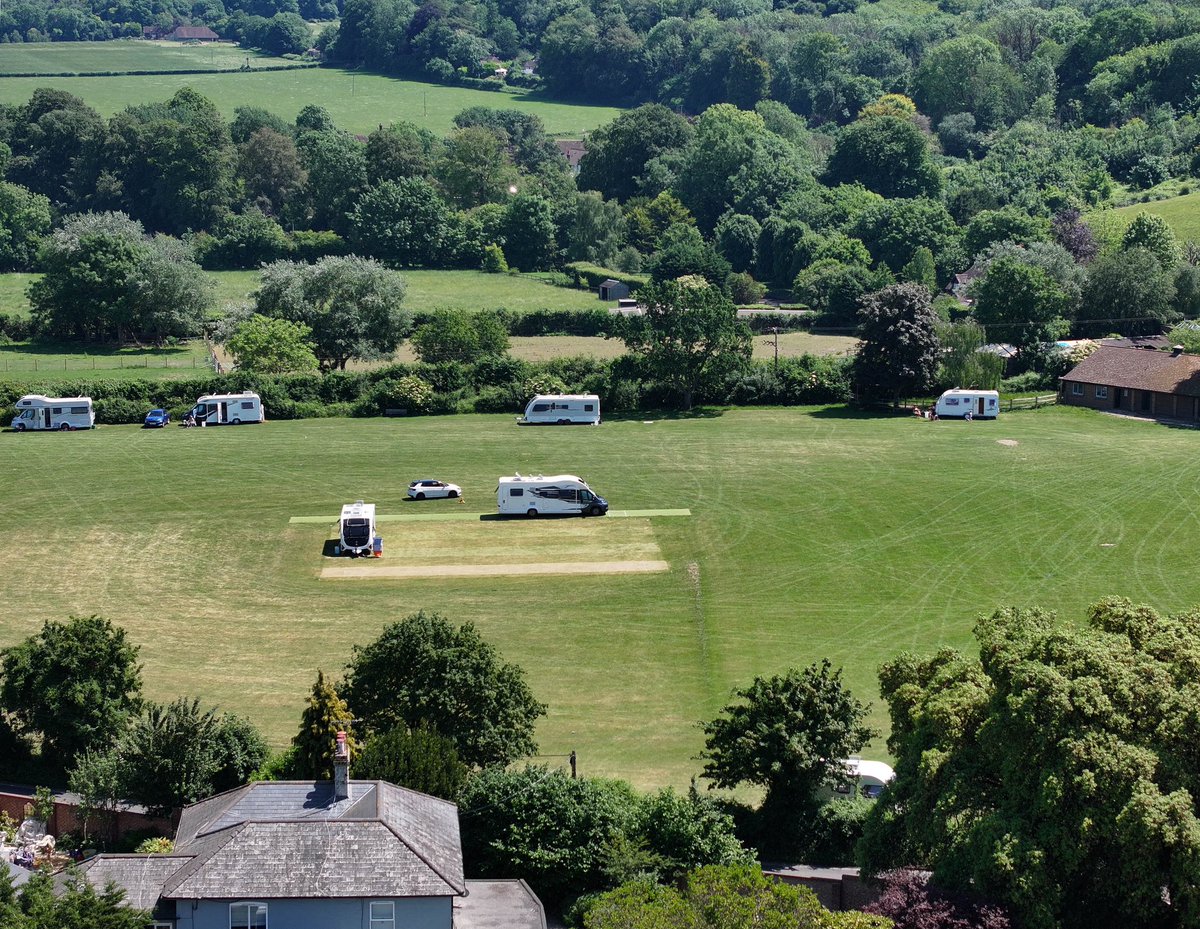 brightonsnapper's tweet photo. Anywhere but NOT the Cricket Pitch 🤦#Clayton https://t.co/CkMb610PYY