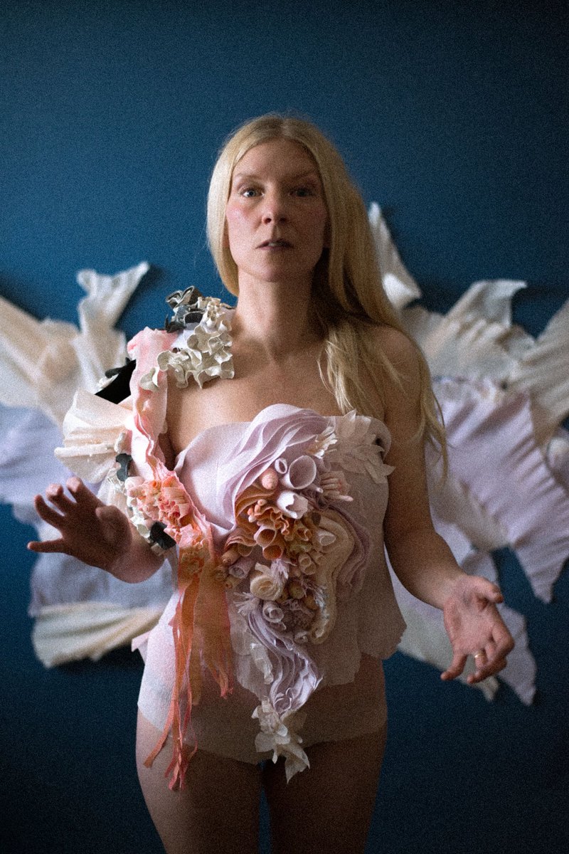 ionnalee's tweet photo. the brightest sky has no sentiment for the darkest day of our youth.
time to let it dry 💧friday https://t.co/pPwZa9kaNn
from ionnalee’s MOUTH OF A RIVER pt 2 (june 17) https://t.co/caehTRuq2n