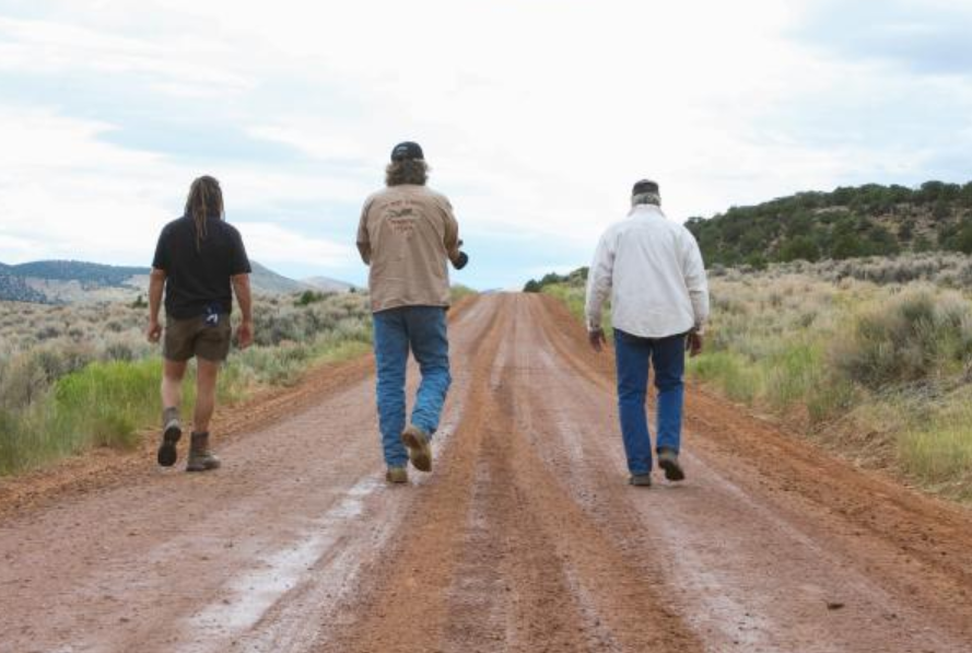 SkinwalkerRyan's tweet photo. @Discovery Here is the description of tonight's show.

"When Duane Ollinger falls ill, treasure hunter Josh Feldman takes over the hunt for Aztec gold. JOSH and his FATHER track down a Mormon journal that holds clues about the treasure." https://t.co/p6BpFTC9V4