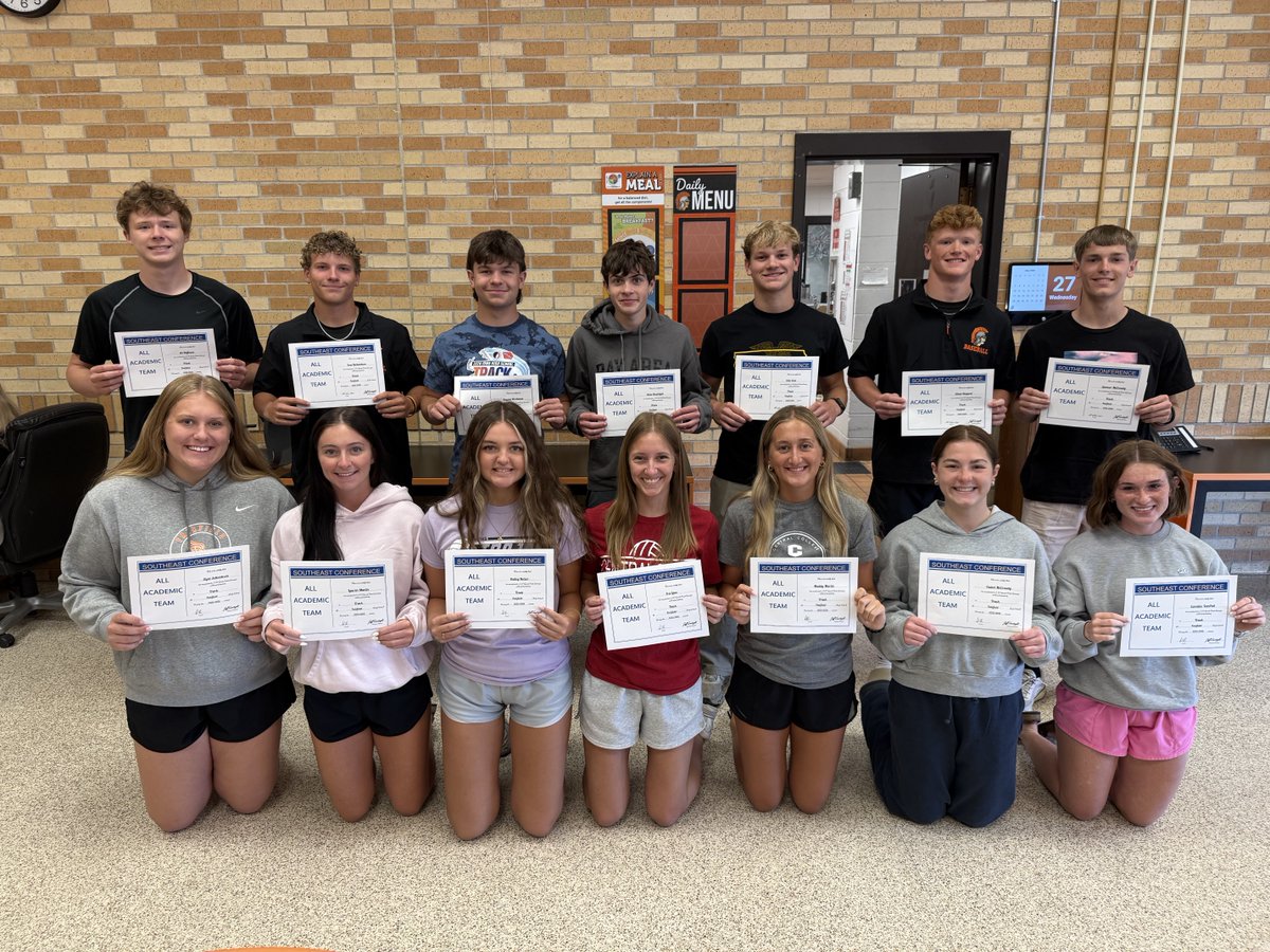 FFTrojanTrack's tweet photo. This group of student-athletes were recognized for their academic achievement. These are your Southeast Conference All-Academic members from the boys and girls track teams. #students #allacademic https://t.co/D8T5OtqDdH