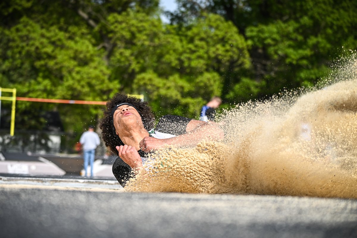 SBWashingtonHS's tweet photo. Here are some great shots from the Boys Sectional Track Meet at Penn. If you would like to see more, go here: https://t.co/DJzXpqMfuA
@sbwathletics @SBCSCAthletics #everonward #pantherpride https://t.co/nyLbMXwL1G