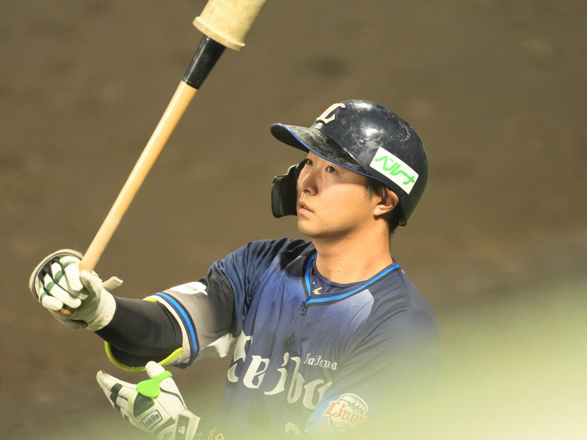山ちゃんこの日はノーヒット 最終打席を終えた表情はとても悔しそうで