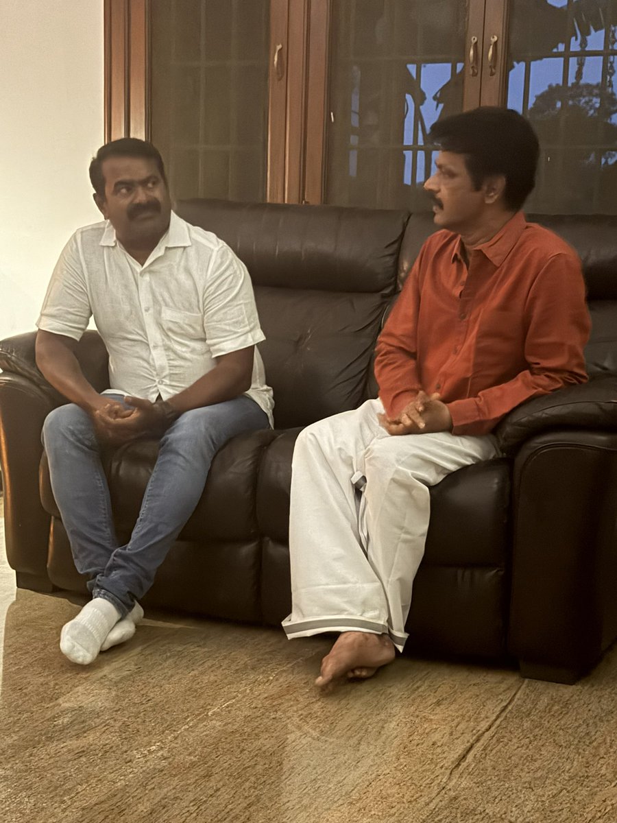 PackiaSe's tweet photo. இயக்குனர் சேரன் அவர்களின் தாய் மறைவுக்கு அண்ணன் சீமான் அவரின் சொந்த ஊரான கொழுஞ்சிபட்டி கிராமத்திற்கு நேரில் சென்று ஆறுதல் தெரிவித்தார்… https://t.co/1nZAYzzBgy