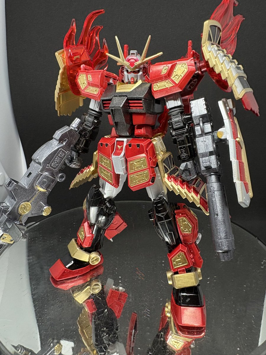 G_zamu's tweet photo. @KusogePatrol ラーガンダムを武者ガンダ��風に作りました。
全部の武器を合体させて大型武器になります。
あと缶スプレー塗装です。 https://t.co/MJWCqsvxrj