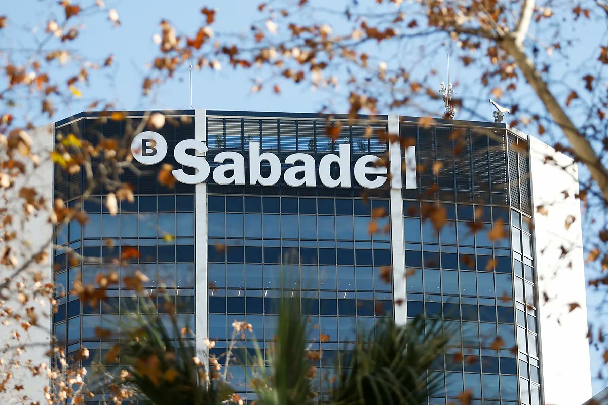 zedistacom's tweet photo. A Spanish #bank account is not a luxury or a convenience when you move to Spain. It is the infrastructure on which almost everything else depends — &amp; knowing how to open one efficiently can save weeks of frustration. 

#Banking #Finance @BancoSabadell 

https://t.co/avorGK2LNY https://t.co/ndiZ21B9LQ