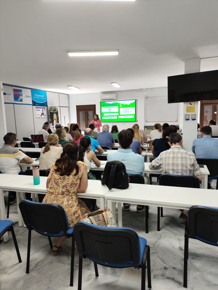 CEPdeSevilla591's tweet photo. Reunión de equipos directivos de la Red 3 de @edpermanente en el @ceposunaecija. Gracias @musoangel por tu profesionalidad y por dar visibilidad a la formación del profesorado. @CEPdeSevilla @EvadeGloria @DGTaTEd https://t.co/2hZIp8OwjB