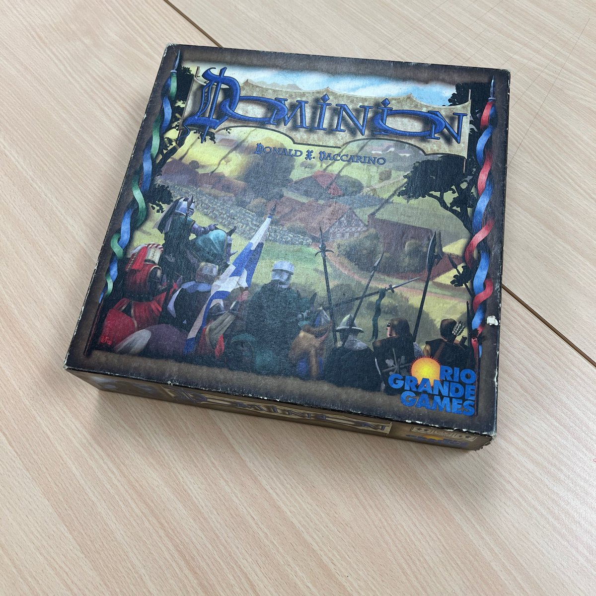 GGStilnox's tweet photo. 元老級桌遊？玩這款桌遊從來沒贏過，不過透過觀察贏家的打法，感覺學到一些取勝的訣竅了，希望下次跟別人玩能贏下一局 https://t.co/cWJ8s9WPSs