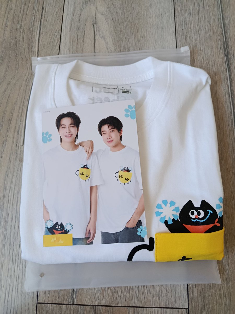 firstkhaoscat's tweet photo. Hi, I just came to show my Cat For Cash merch 🥰 I’m seriously so in love with everything, it’s all so cute and precious to me 🥹

I hope everyone is doing well, I miss you all so much 🫶🏻

#FirstKhaotung 🎀 #เฟิร์สข้าวตัง
#CatForCash https://t.co/47j1bXjW4C
