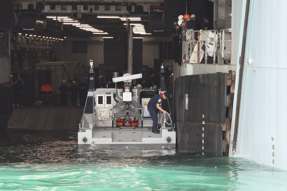 RoyalNavy's tweet photo. The hunter is on... 

The #RoyalNavy's cutting-edge crewless mine-hunting system has docked for the first time in mothership @RFALymeBay as UK preparations for a mission to make-safe the Strait of Hormuz continue.

Read more: https://t.co/iAFFW24hda https://t.co/fiAfib1VSH