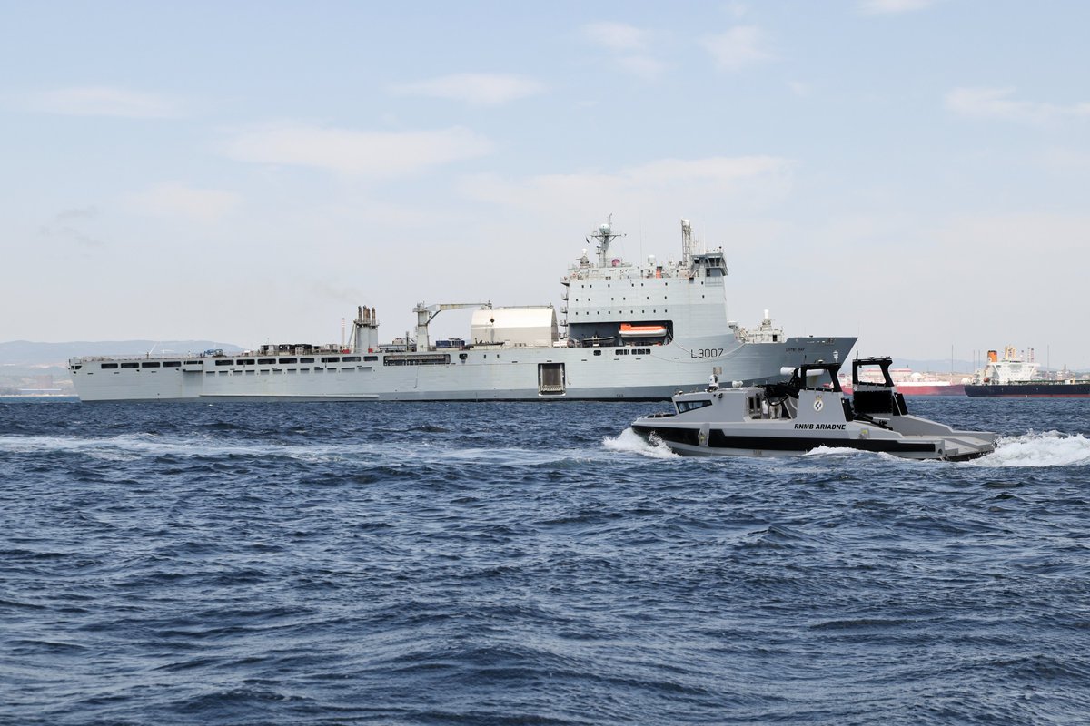 RoyalNavy's tweet photo. The hunter is on... 

The #RoyalNavy's cutting-edge crewless mine-hunting system has docked for the first time in mothership @RFALymeBay as UK preparations for a mission to make-safe the Strait of Hormuz continue.

Read more: https://t.co/iAFFW24hda https://t.co/fiAfib1VSH