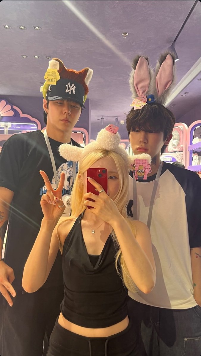 junshochii's tweet photo. having too much fun watching their little adventure ૮ ྀི´ ˘ ` ྀིა🌸 https://t.co/Xa1Ti0LgZ7