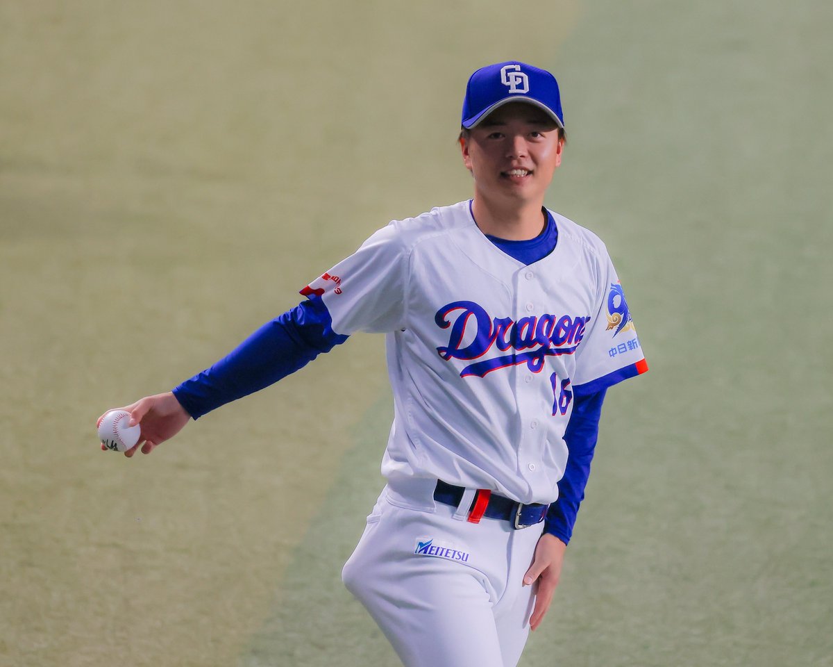 snmy_dragons's tweet photo. 近隣に櫻井タオルが多かったからか目線をいただいていました👁️
#櫻井頼之介
#dragons #中日ドラゴンズ 
[20260527 バンテリンドームナゴヤ] https://t.co/7ayX7t4tMI
