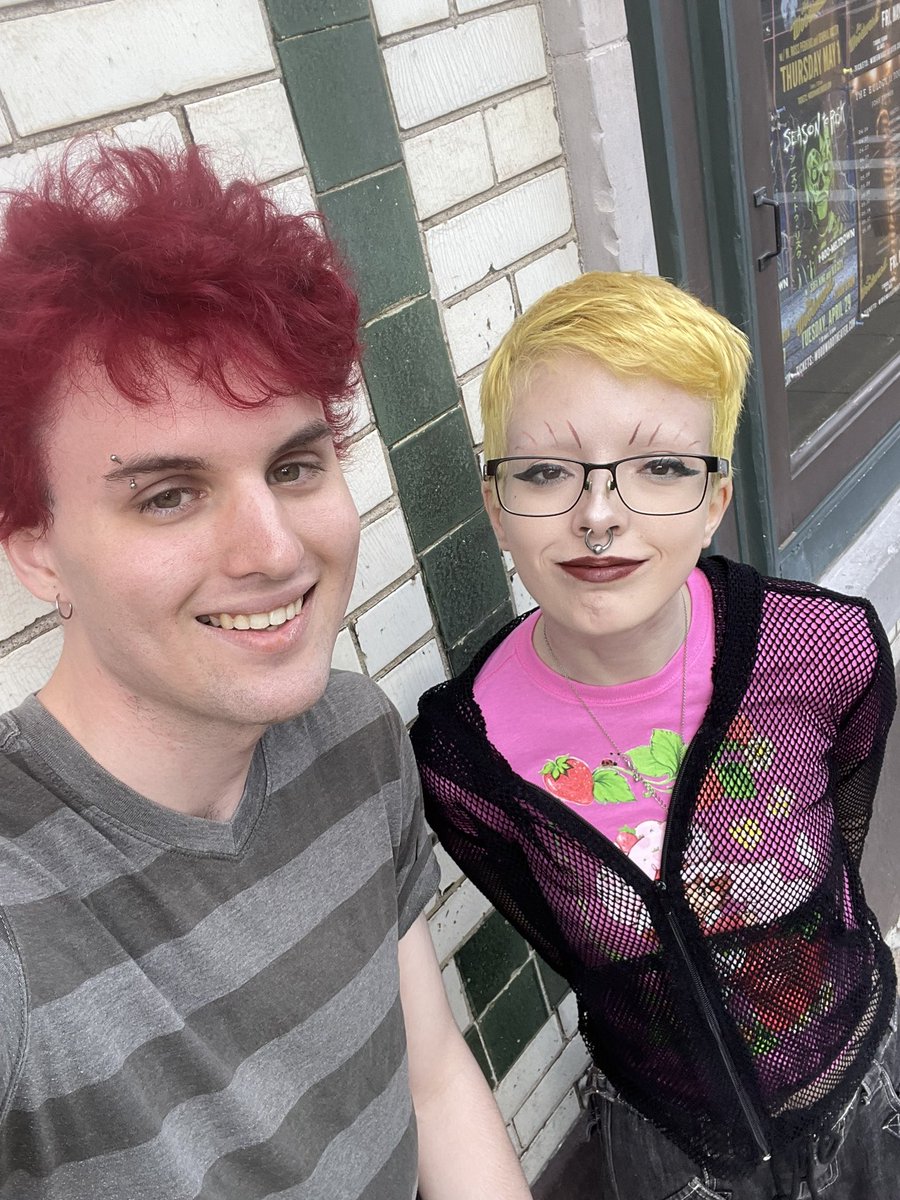 electrhoed's tweet photo. @aciddd_abk @mamiikeeyy Are you mad that I got men that take me places? Here we are at a Genitorturers concert, and the local zoo. He paid for my septum piercing after!

At the concert I caught a drumstick! Stay mad you’re not as lucky as me. https://t.co/m3vKRT5Zom