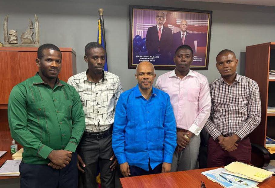 MENFP_Education's tweet photo. Rencontre avec des étudiants du #CFEF
27 mai 2026
Le Ministre de l’Education nationale et de la Formation professionnelle, le professeur Vijonet DÉMÉRO, a reçu dans le courant du mardi 26 mai 2026 une délégation d’étudiants du Centre de Formation ...
https://t.co/VEoDiEyHzM https://t.co/U5wyY2JWl7