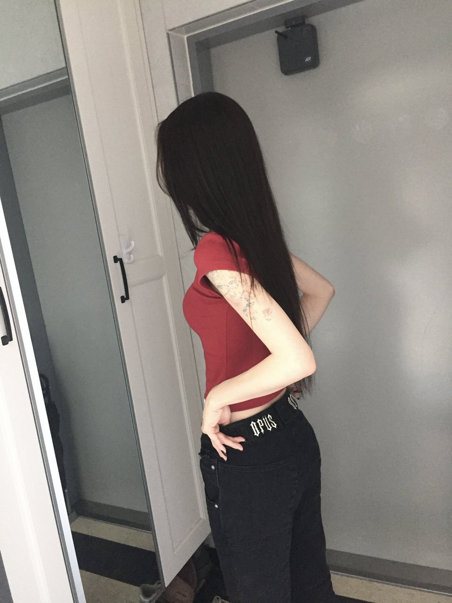 alljacat's tweet photo. 세로룩 https://t.co/2VmX1qCZuO