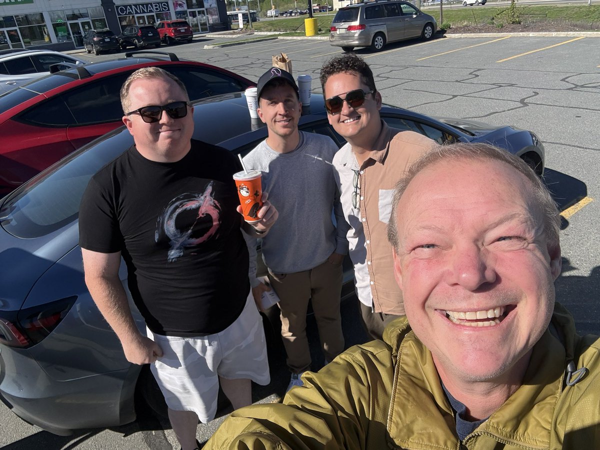 redbartesla's tweet photo. @scotsrule08 @DavidMoss @DevinOlsenn FSD across Canada! Nice to meet up with you gents! Best of luck for your journey! #teslaroadtrip #tesla https://t.co/XVLNHhp5G0