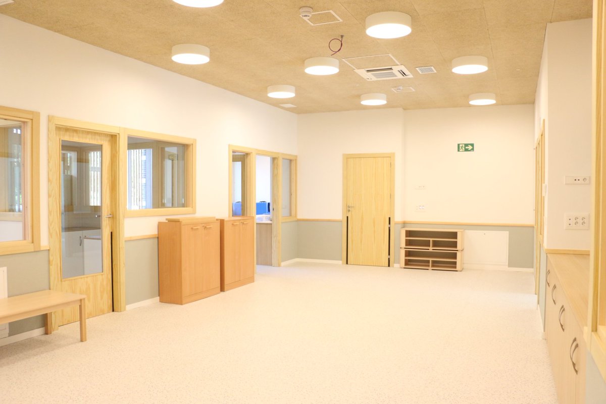 aneoyar's tweet photo. Tres nuevas haurreskolas en Riberas de Loiola, Intxaurrondo y Gros. 89 plazas nuevas para niños y niñas de 0 a 2 años en barrios que llevaban años esperándolas. Un paso más para avanzar en igualdad y en conciliación. 

https://t.co/r1c4w9COTP https://t.co/p3EXFkQY9V