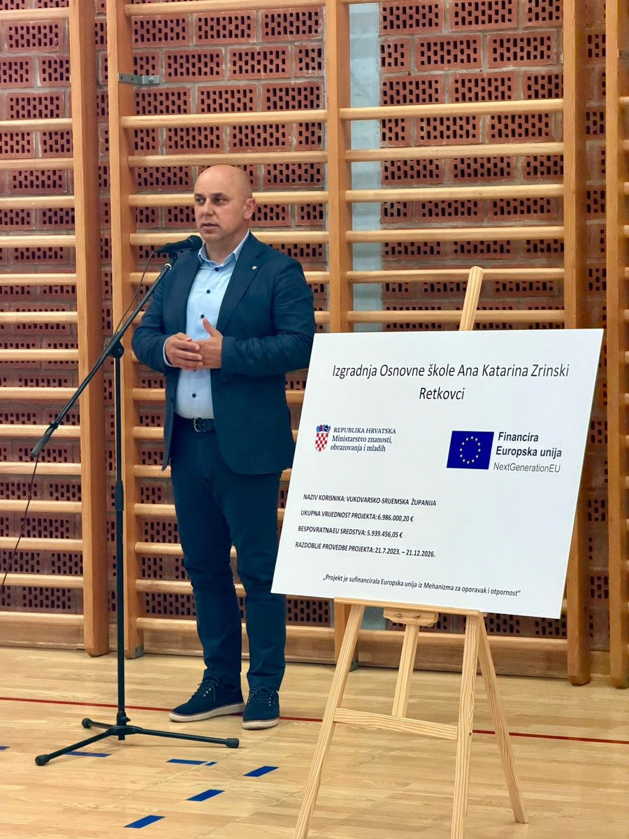 ivan_bosancic's tweet photo. Započeli smo izgradnju nove OŠ A.K.Zrinski u Retkovcima!
Nakon što je stara zgrada stradala u oluji, ulažemo 7 mil.€ u novu i modernu školu.Od 2027./2028. naša djeca dobivaju jednosmjensku nastavu i najviši standard obrazovanja.
Hvala @VladaRH i RA VSŽ na odrađenom velikom poslu https://t.co/LcVQohISe6