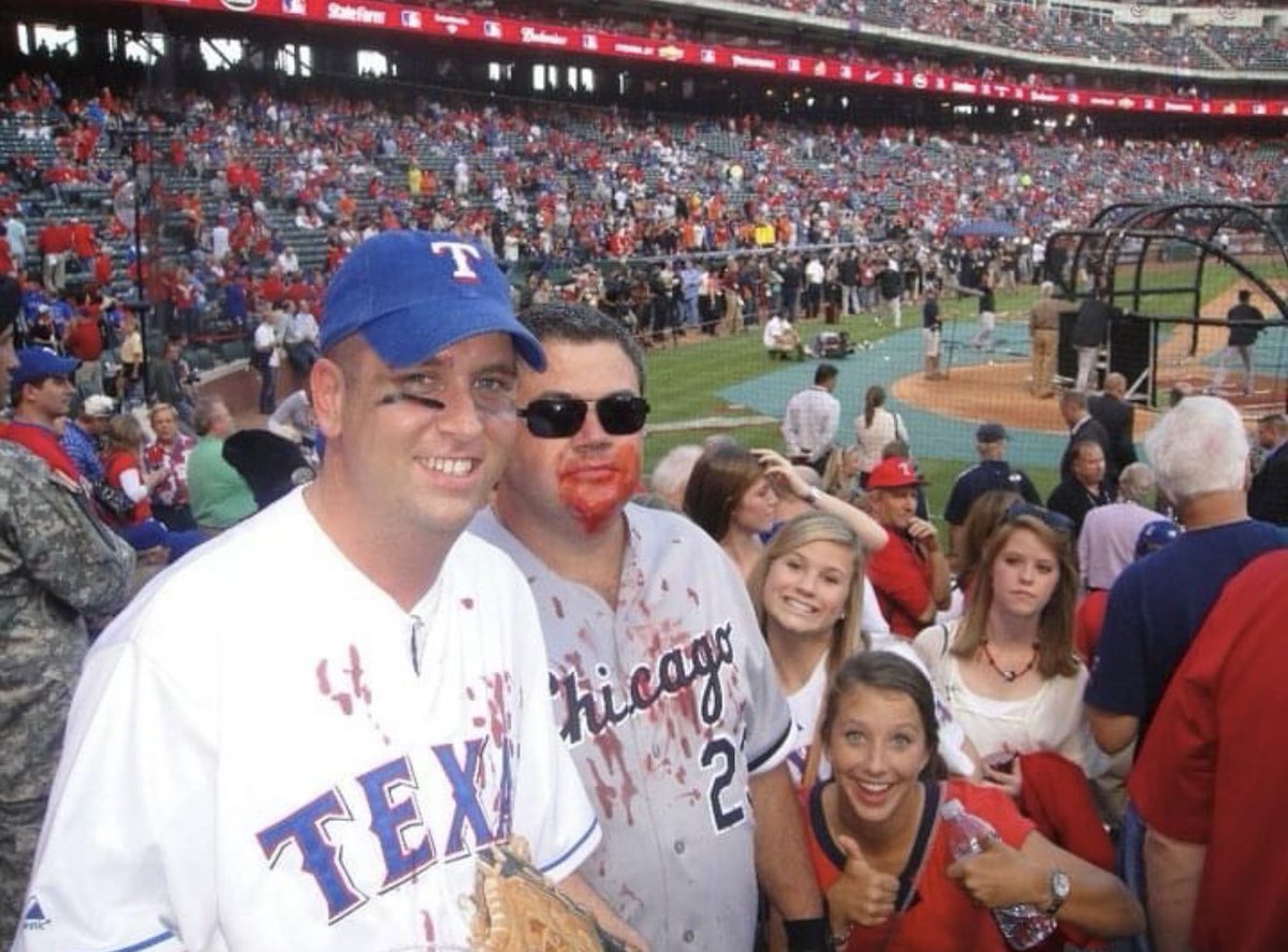 WeeIceMon's tweet photo. @junior_miller World Series game 4 Halloween 2010 - and yes Nolan gave us a thumbs up 👍#snowmonkey https://t.co/0lNmWvXv3I