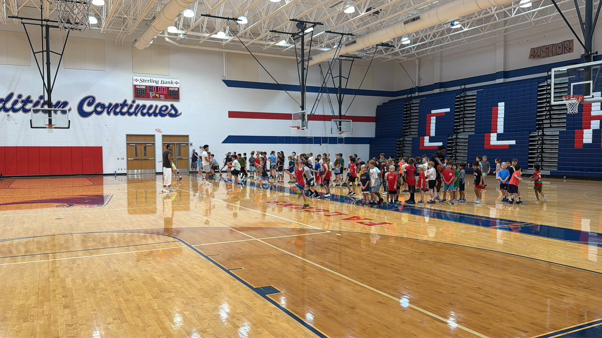 CLFBBBC's tweet photo. Day 2 of kids camp session #1! 🏀 https://t.co/DdcccIeHKq