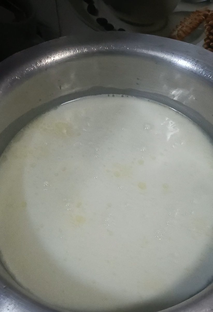 SureshBind38899's tweet photo. @ZeptoNow @consumerservice @ConsumerCourt #CustomerService #Zepto #ConsumerCourt @jamil_ahmad @AaditPalicha "Unmasking @ZeptoNow's quality control. Here is the clear video and photo proof of the completely rotten spinach (Palak) and spoiled milk delivered to me. Delivering such unhygienic and toxic items is a direct hazard to health. Disgusted by this service!"