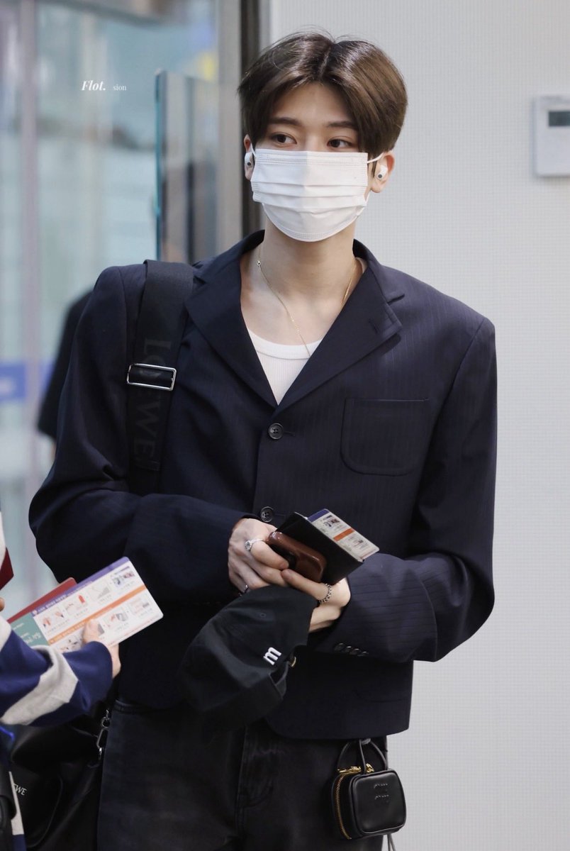 쇼바 tweet media