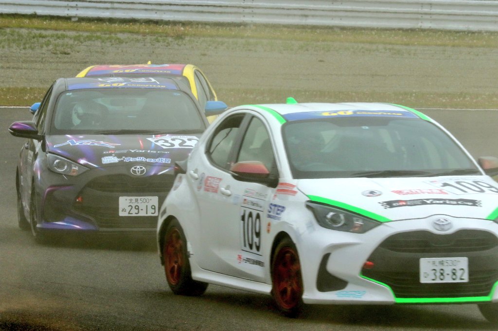 rusio_k's tweet photo. 2026.5.24 北海道クラブマンカップレース第1戦⁡
⁡⁡TOYOTA GAZOO Racing Yaris Cup 2026⁡
⁡北海道シリーズ第1戦 決勝🚗³₃⁡⁡
ダートコースのように毎回舞う砂埃
⁡
⁡⁡⁡#十勝スピードウェイ⁡⁡
⁡#YARISCup⁡
⁡#北海道クラブマンカップレース⁡ https://t.co/UN1Cc60LV0