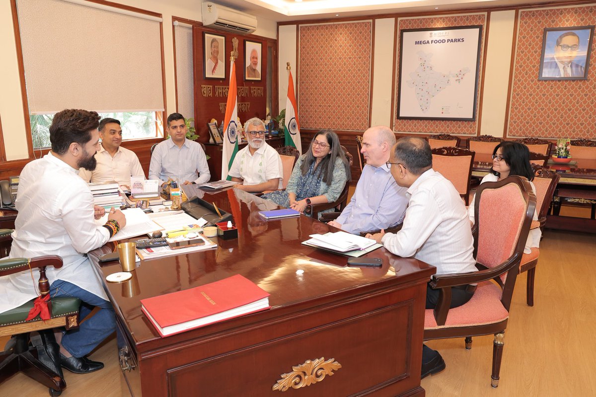 iChiragPaswan's tweet photo. Met officials from the World Bank, with senior officers of the Ministry, to discuss India’s food processing agenda: infrastructure, supply chains, value addition, and investments to scale the sector. https://t.co/bSJNm6Dv34