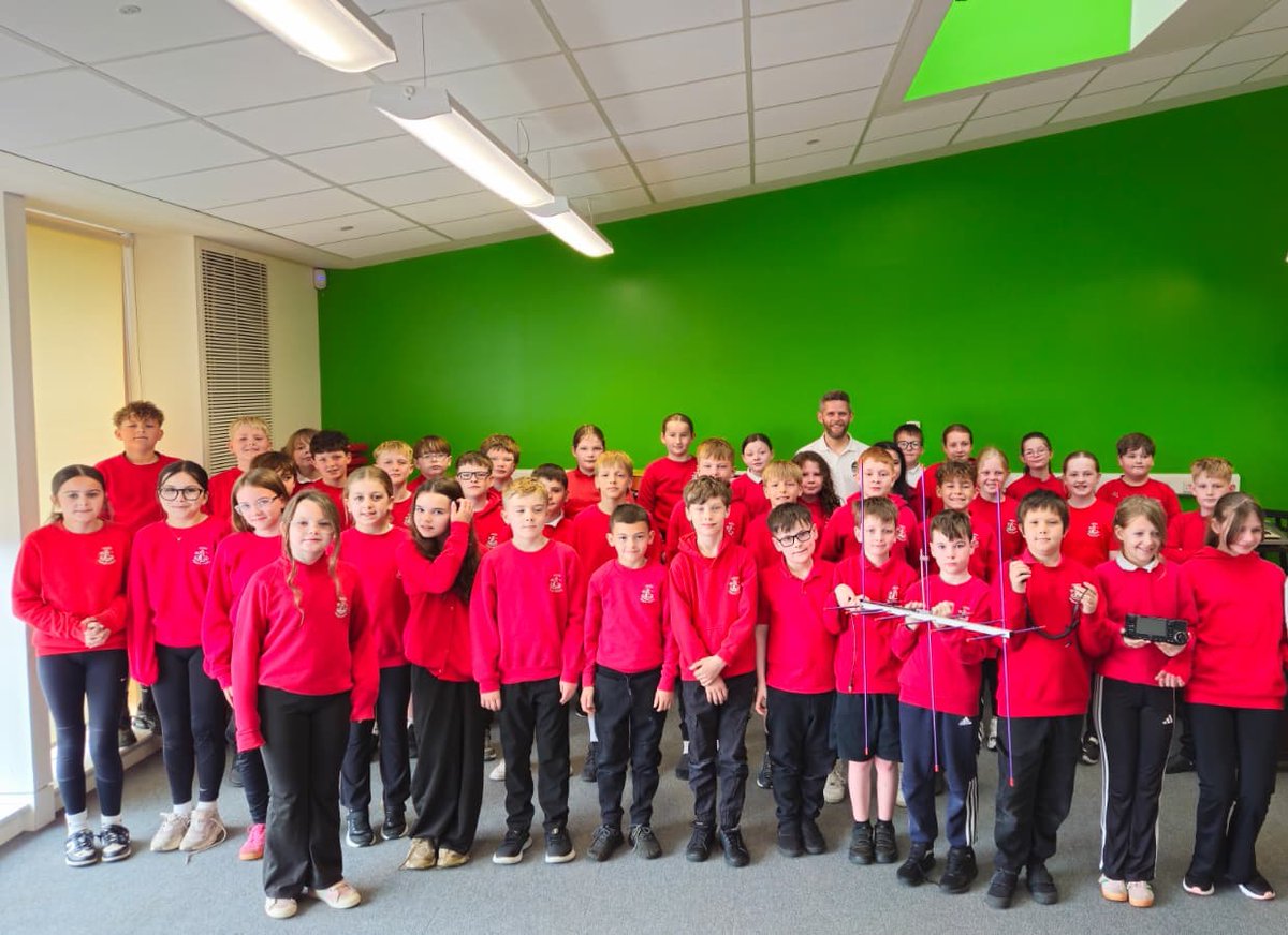 GM0WHS's tweet photo. That's a wrap for Mr Aitken's primary visits to prepare our pupils for our ISS contact! 
📷500+ pupils presented to
📷7 primary schools visited
📷74 miles travelled
Experiences like these help inspire in our young folk to think about careers in STEM &amp; space industries @ARISS_Intl https://t.co/eVYq9yR434