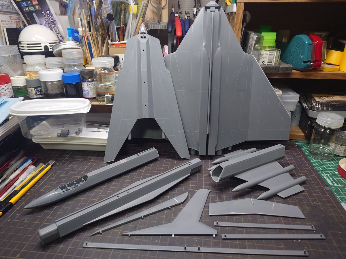 hiro_cyber's tweet photo. ウルトラホーク１号作成中
各部嵌合調整･スナップ加工･スジ彫り彫り増し完了❗️
プラモテクニックガイド
工作編  最終章に詳しく解説されているので参考になりますわ〜🎵 https://t.co/Xse5p5ox7Z