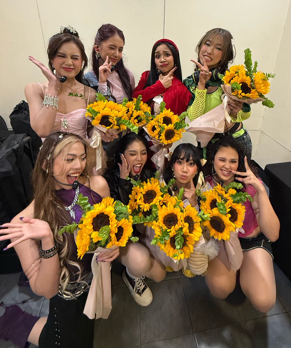 meimei_music_ph's tweet photo. What a rollercoaster of emotions for tonight 💓 
Maraming salamat po for the warm response on our official debut 🥺 
#MeiMei #HelloPo https://t.co/lN2PuhEbkE