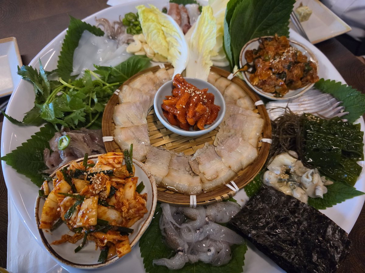 다크 그레이 tweet media