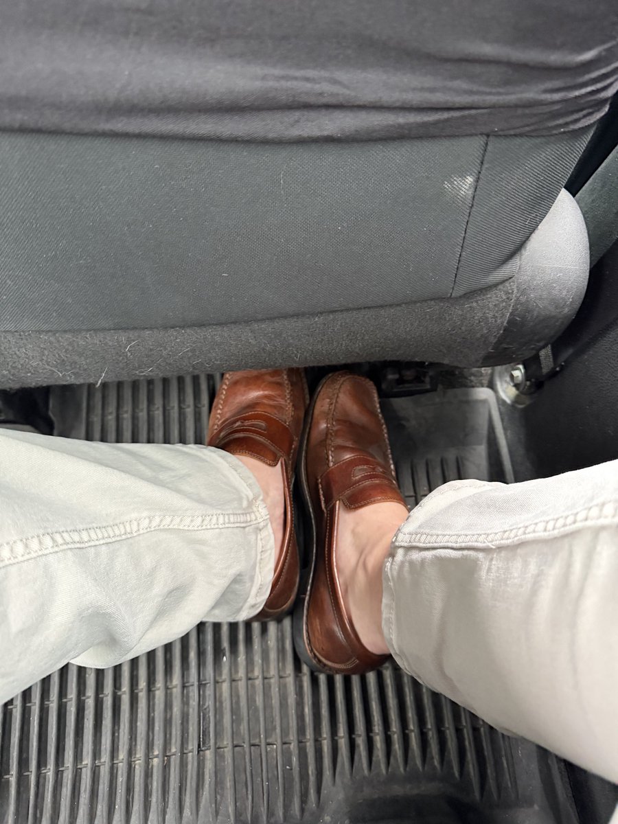whitmoreclub's tweet photo. Look good, feel good, perform excellent #feetdox #forfree https://t.co/FkkeGv2Jho
