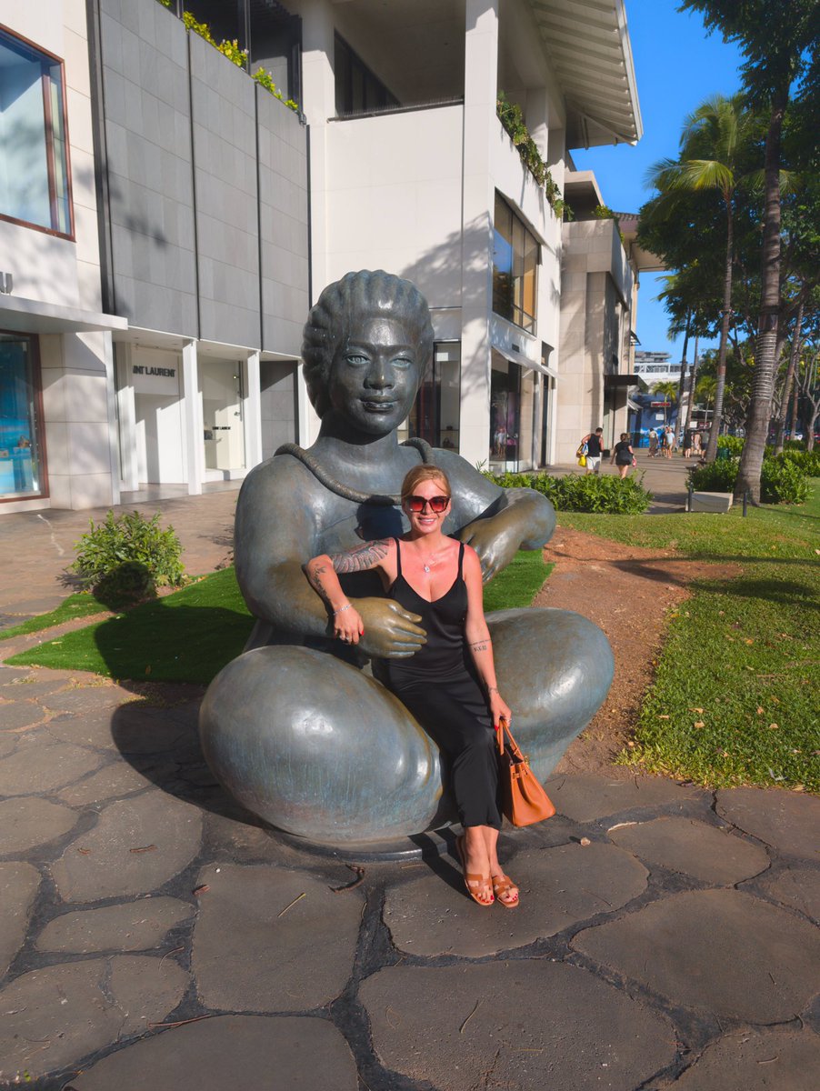 londonrosexxx's tweet photo. Hawaii https://t.co/eAWj9OZrc9