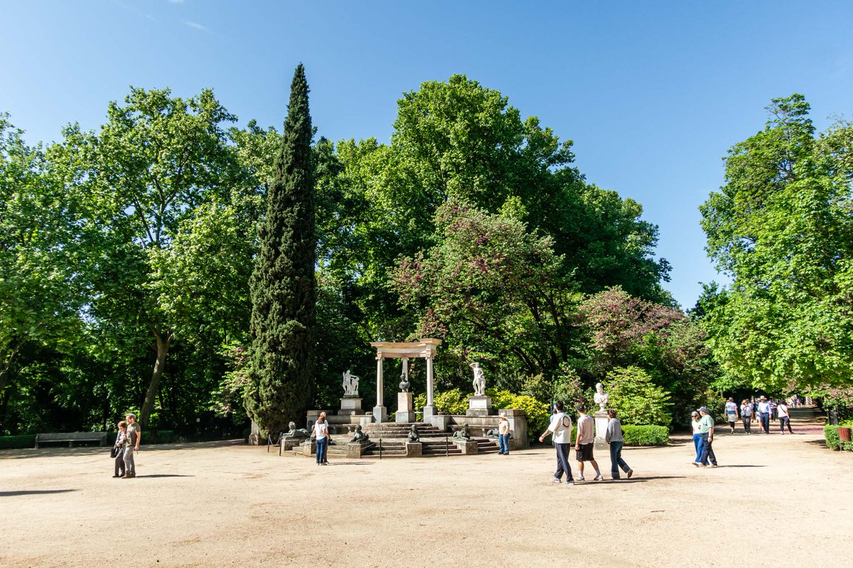 jslsvega's tweet photo. Conjunto escultórico llamado Exedra en el parque de El Capricho en la Alameda de Osuna de Madrid.
#madrid #parque #naturaleza #urbano #templete #alamedadeosuna #elcapricho https://t.co/7c3UkaRJlQ
