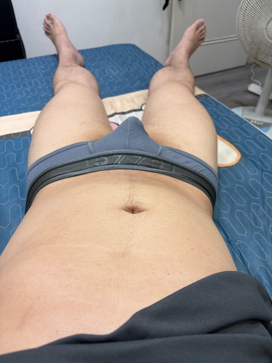 caabe26's tweet photo. 記錄一下 肥肥的肚子🤣 https://t.co/yQox0DVBRJ