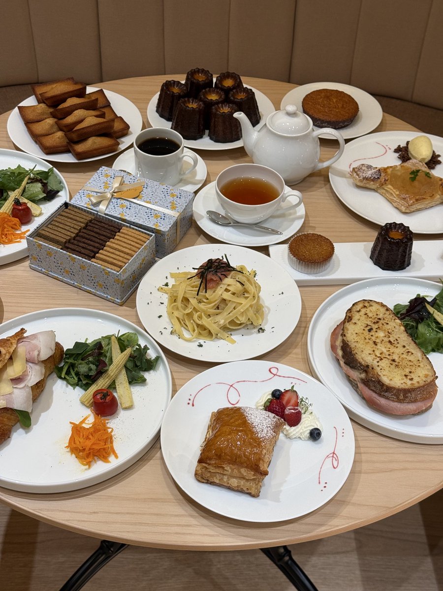 nagoya1016's tweet photo. バタリーが松坂屋に初出店！
焼きたてマドレーヌが食べられる話題の新店が松坂屋北館B1にNewOpen🚩
『Buttery 松坂屋名古屋店』
📍松坂屋名古屋店 北館地下1階
店内には40席のカフェスペースを併設し、オープンキッチンで焼き上げるマドレーヌやミルフィーユを楽しめます🧈 https://t.co/hgNrSmCclk