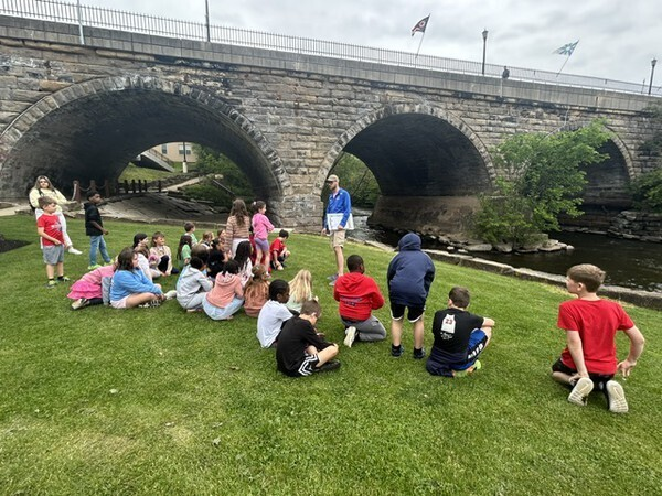 AbbeyJBolton's tweet photo. Third grade hit the River Walk for an unforgettable field trip! So much learning, exploring, and memory-making outside the classroom. The smiles said it all! #DaveyDragons #ThirdGradeAdventures #RiverWalk @KentSchools https://t.co/dg6GdhSgSr