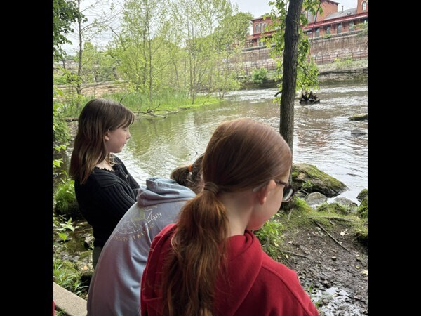 AbbeyJBolton's tweet photo. Third grade hit the River Walk for an unforgettable field trip! So much learning, exploring, and memory-making outside the classroom. The smiles said it all! #DaveyDragons #ThirdGradeAdventures #RiverWalk @KentSchools https://t.co/dg6GdhSgSr