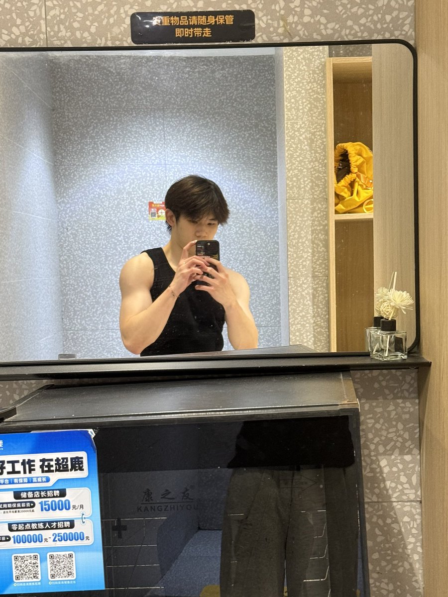 想不到名字 tweet media