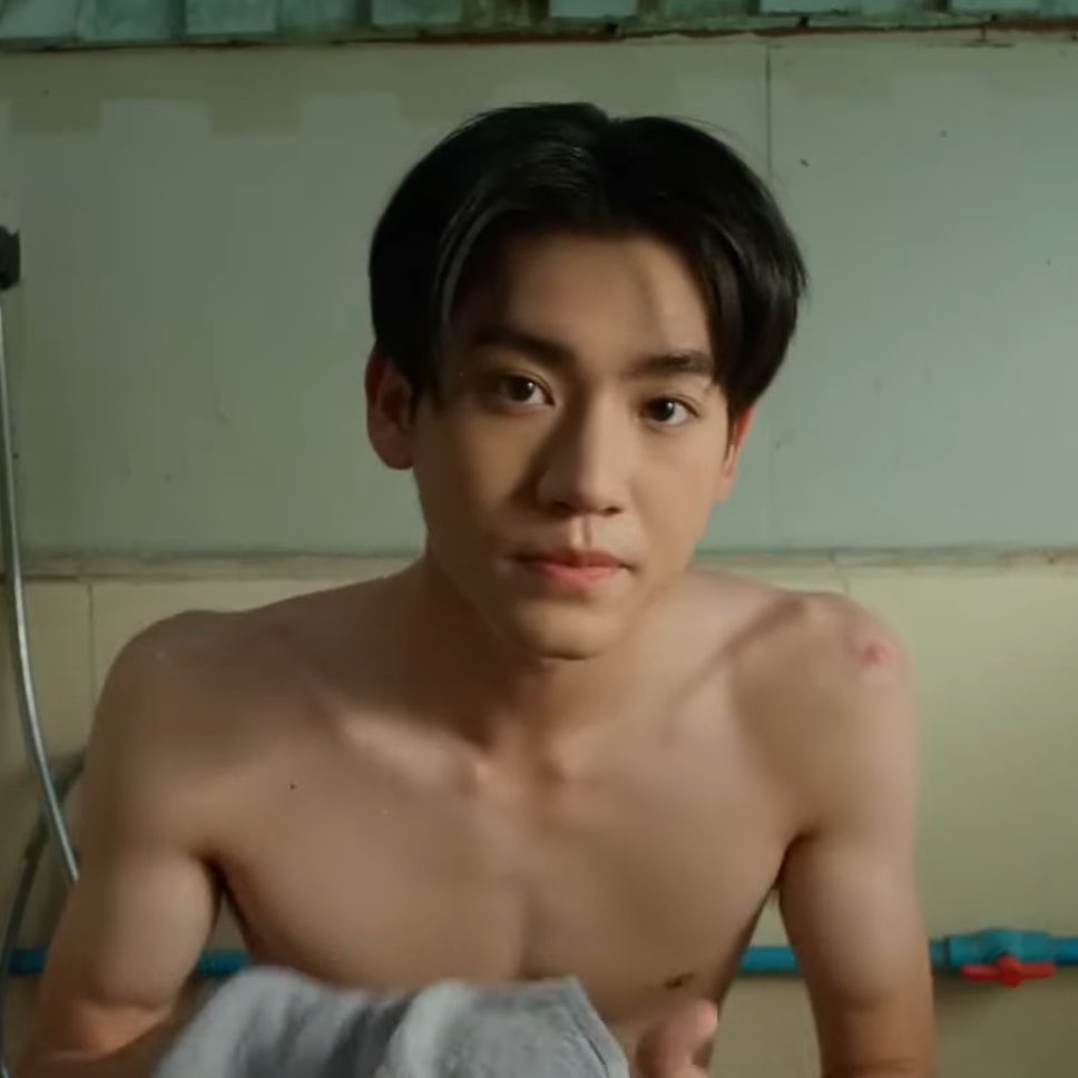 mondprog's tweet photo. 🛁🫧 

TONSOM 3RD EPISODE 
#WhenOrangesFallEP3 https://t.co/MTHBIu96Tq