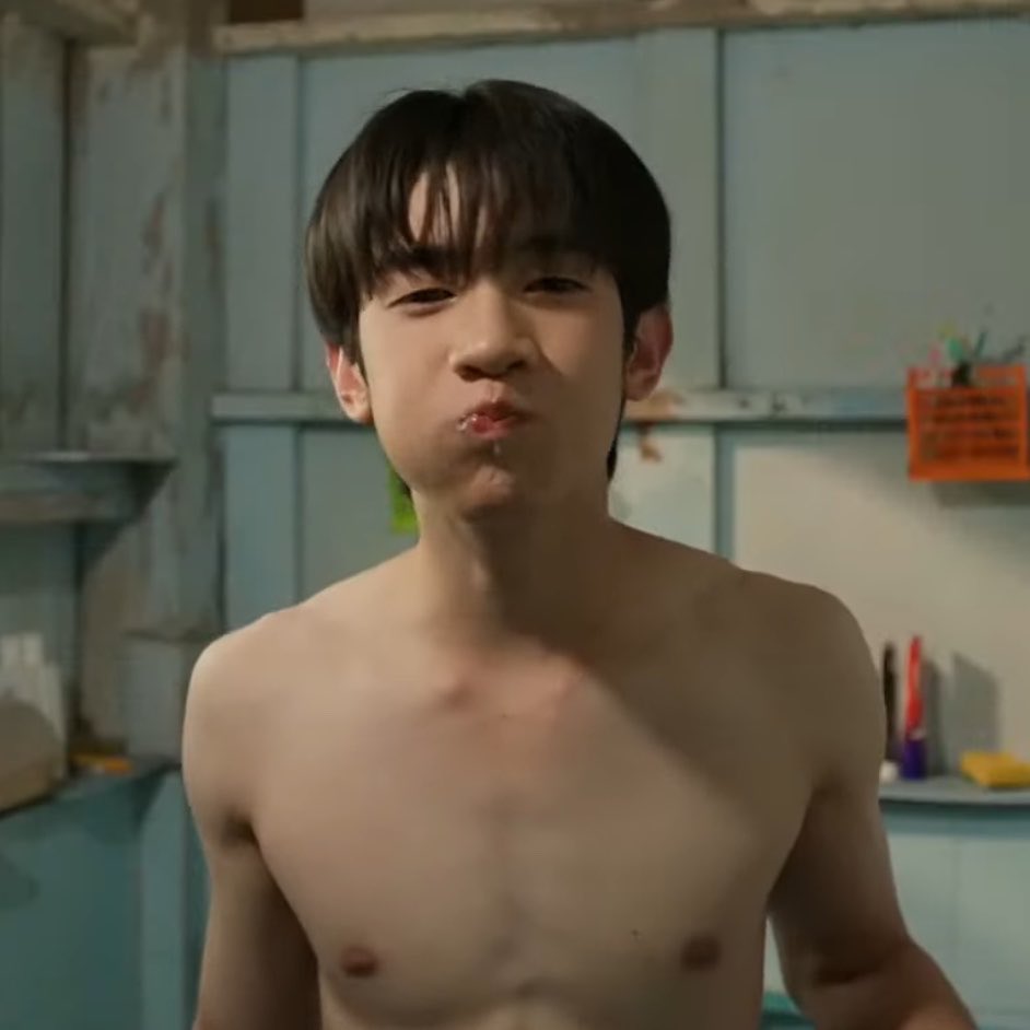 mondprog's tweet photo. 🛁🫧 

TONSOM 3RD EPISODE 
#WhenOrangesFallEP3 https://t.co/MTHBIu96Tq