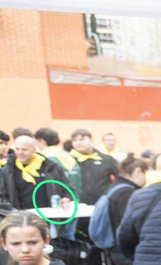 alfaresiste's tweet photo. 🧵El 21 de marzo @GanarAlcorcon celebró un acto en el CEIP Joaquín Costa. Se produjo algo intolerable: estuvieron bebiendo cerveza en un espacio escolar. En el acto estaban el concejal de seguridad, @DavidLopezAlc, y el presidente del IMEPE, @CCarreteroR ⬇️ #Alcorcon https://t.co/Sz23t6JUtQ