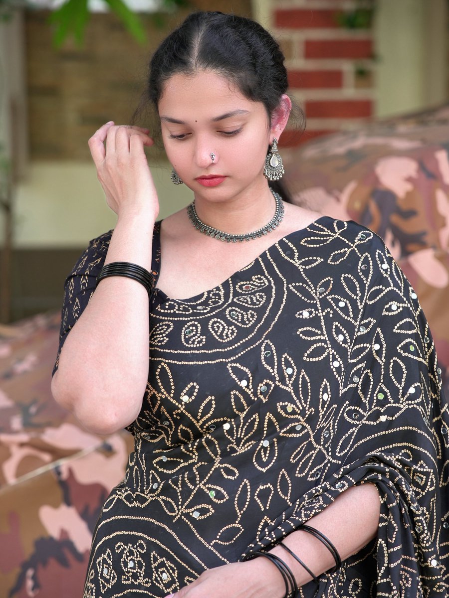 SumiiTalks's tweet photo. Saree link 👇 
https://t.co/ppWpKn8Zhl

#potd #desilook #desi #ethnic #fyp https://t.co/l6vX2qMeOL