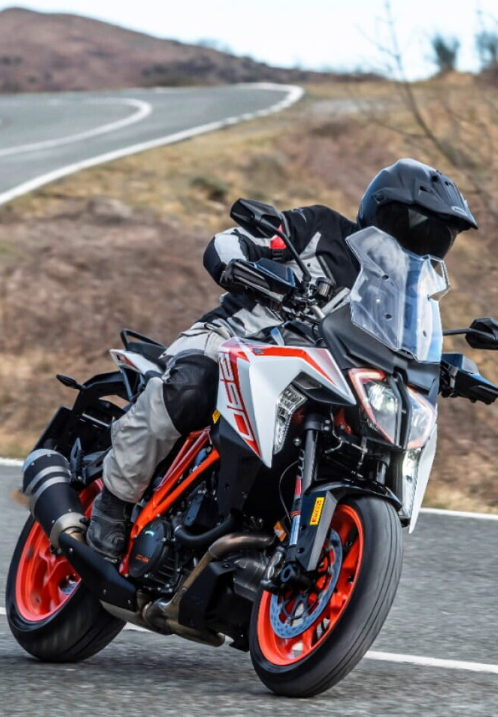 Pirelli_BR's tweet photo. Motociclista, a moto revisada é a primeira condição para uma boa viagem. Confira destinos especiais na América do Sul para você explorar sobre duas rodas com segurança e liberdade: https://t.co/YIEEioyWVr https://t.co/FDHK3E1TmG