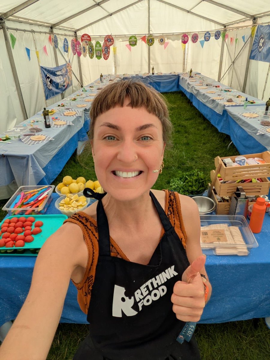 RethinkFoodUK's tweet photo. What an incredible weekend at the Deli Kitchen Kids Club at the Foodies Festival.  It was fantastic to see so many young people learning new skills, trying new foods and having fun in the kitchen!
Who’s joining us in St Albans this weekend?

#KidsCookingClub #KidsInTheKitchen https://t.co/lLrQ8wb5i3