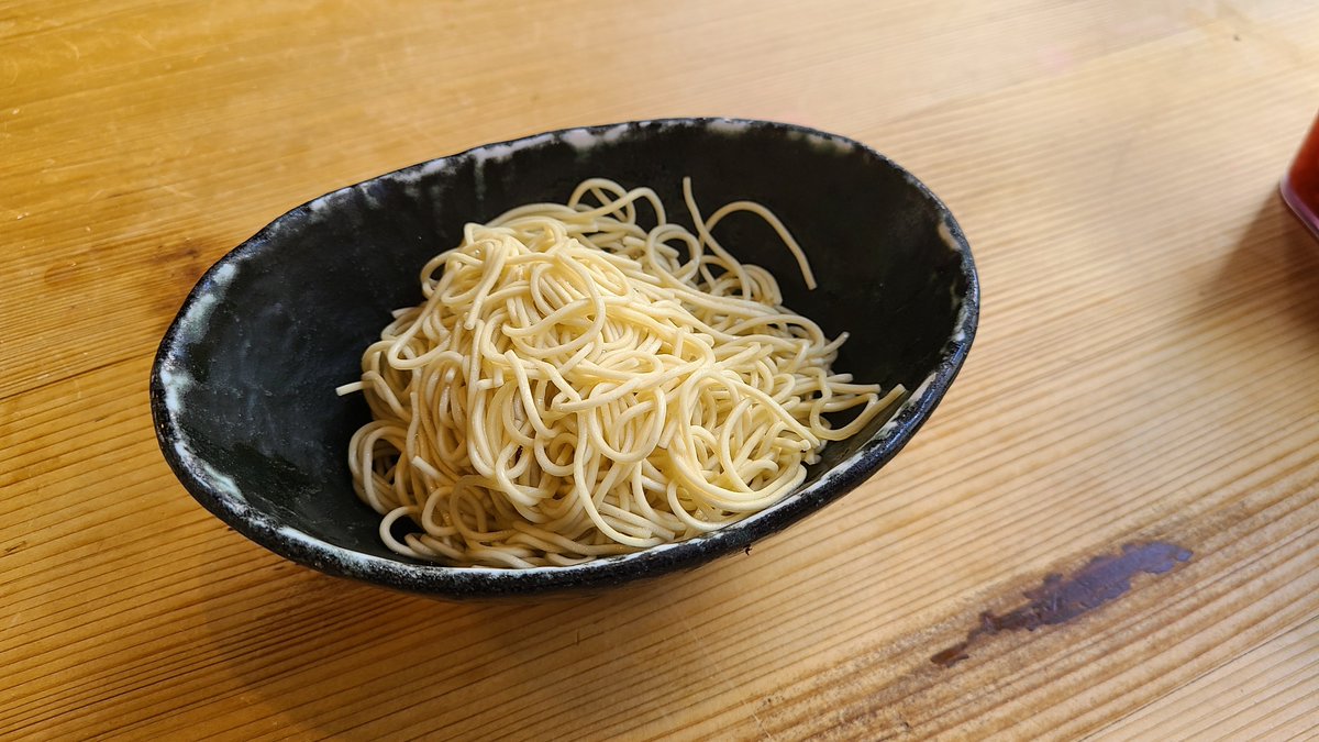 sofia809p's tweet photo. @engineermask 麺がちがって柏のやつ（ほぼ一風堂みたいな感じ）
と値段が同じだったからねぇ

実は替玉の写真も撮っていたのさぁ https://t.co/djOOzfU6US