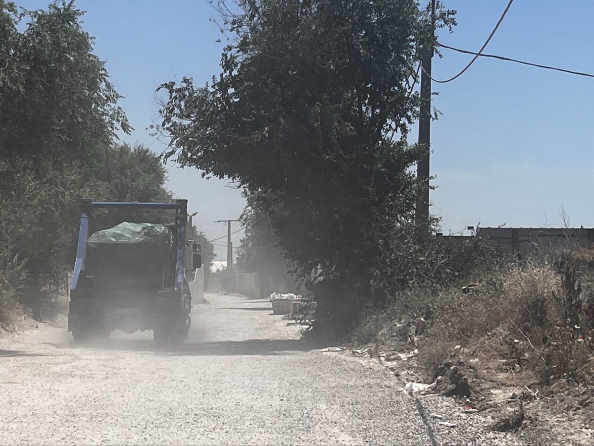 RosaTristan's tweet photo. Laguna de Ambroz, ahora. Es lo que la @MAmbieCM convertirá en mina de sepiolita: el 70% del mineral se exporta para arena para gatos en la UE. Luego han pasado más aves por encima. 10 años de polvo, ruido y destrucción se avecinan . @FRAVM @EeAmadrid https://t.co/IM0HQJmFmz